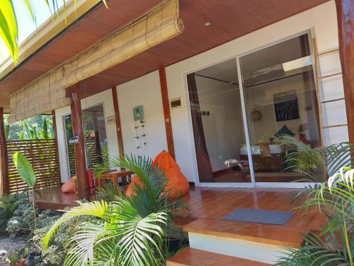 Uma área de estar em Bella Athena Garden