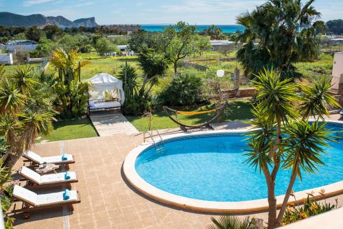 The swimming pool at or near New! Villa Sa Caleta PERFECTA PARA FAMILIAS