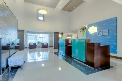 Holiday Inn Express & Suites Carlsbad Beach by IHG in Vista