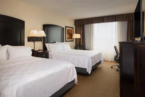 Gallery image of Holiday Inn and Suites Charleston West, an IHG Hotel in Charleston