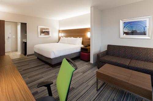 Foto de la galería de Holiday Inn Express East Peoria - Riverfront, an IHG Hotel en Peoria