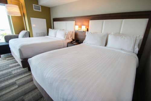 Holiday Inn Express & Suites Miami Airport East, an IHG Hotel Image