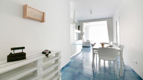 Ruang duduk di Rivazzurra Homes - B