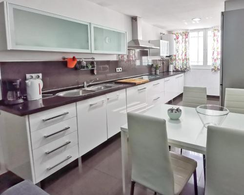 Neptuno Apartment: Sun, beach and relax in Huelin