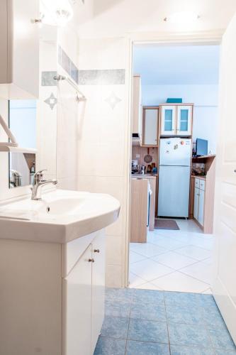 Comfy beach flat, 10min to the city center