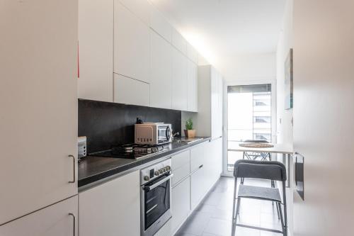 FLH Expo Modern Flat with Balcony