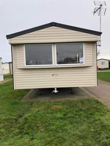 Gallery image of Caledonia Summertime in Jaywick Sands