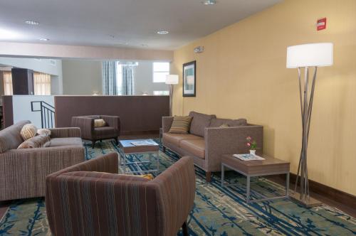 Holiday Inn Express Hotel & Suites San Antonio - Rivercenter Area, an IHG Hotel Image