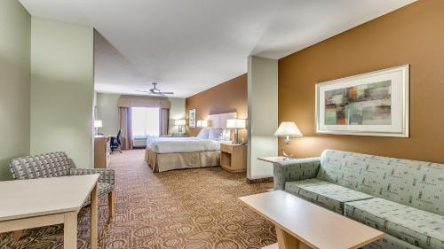 Afbeelding uit fotogalerij van Holiday Inn Express & Suites Lubbock Southwest – Wolfforth, an IHG Hotel in Lubbock