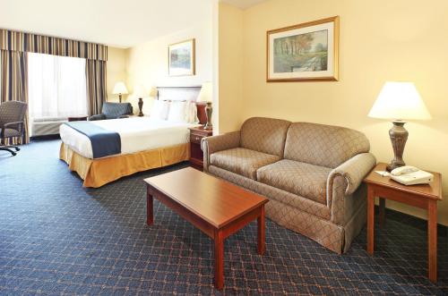 Gallery image of Holiday Inn Express Hotels & Suites Mountain Home, an IHG Hotel in Mountain Home
