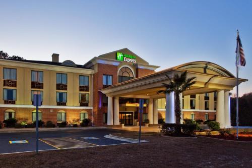 Imagen de la galería de Holiday Inn Express Hotel & Suites Hinesville, an IHG Hotel, en Hinesville