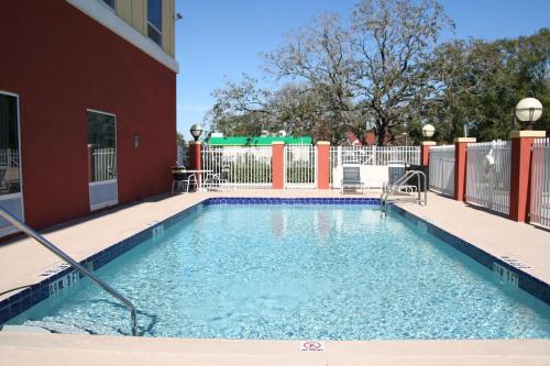 Holiday Inn Express Hotel & Suites Tampa-Fairgrounds-Casino, an IHG Hotel Image
