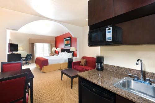 Galeriebild der Unterkunft Holiday Inn Express & Suites Casa Grande, an IHG Hotel in Casa Grande