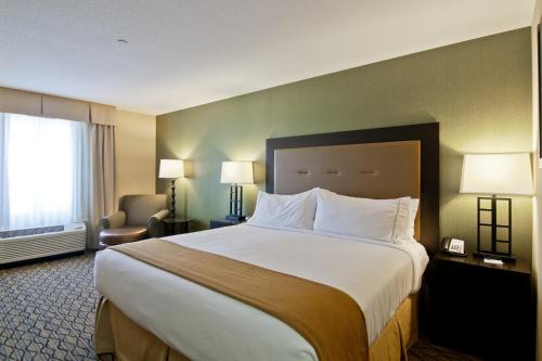 Holiday Inn Express Fort Saskatchewan, an IHG Hotel