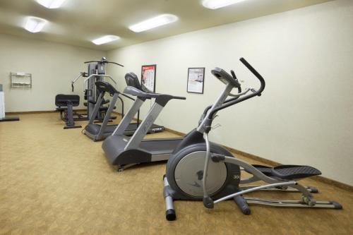 a row of exercise bikes in a gym at Holiday Inn Express Hotel & Suites Zapata by IHG in Zapata