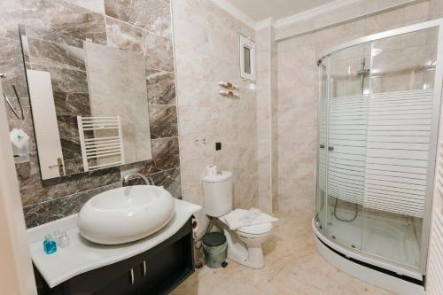 Ванная комната в Alissa Suite