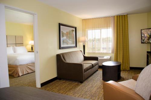 Gallery image of Candlewood Suites - Lancaster West, an IHG Hotel in Lancaster