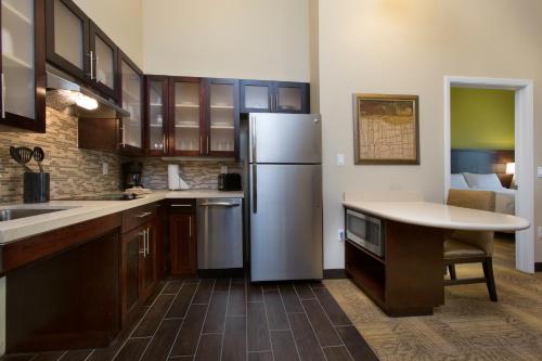Staybridge Suites Orlando at SeaWorld by IHG - Free Breakfast & Shuttle to SeaWorld Parks photo 21