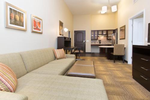 Staybridge Suites Orlando at SeaWorld by IHG - Free Breakfast & Shuttle to SeaWorld Parks photo 49