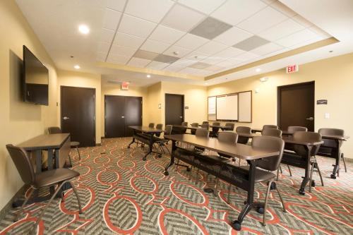 Staybridge Suites Orlando at SeaWorld by IHG - Free Breakfast & Shuttle to SeaWorld Parks photo 39