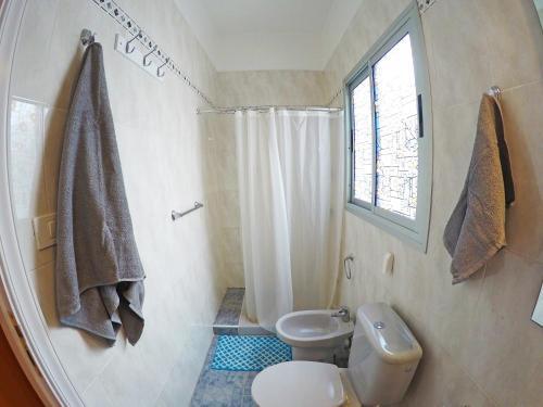 Ванна кімната в Mi Tía holiday home with terrace