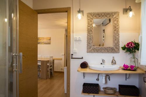 Een badkamer bij Casa Lizarrosta en Nacadero del Urederra