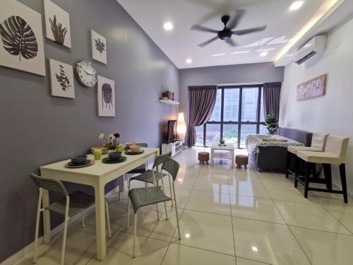 Χώρος καθιστικού στο Charming Suite & Sunway and Petaling Jaya