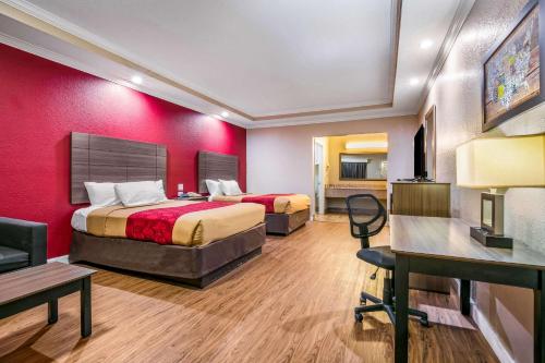 Katil atau katil-katil dalam bilik di Econo Lodge Inn & Suites Horn Lake - Southhaven