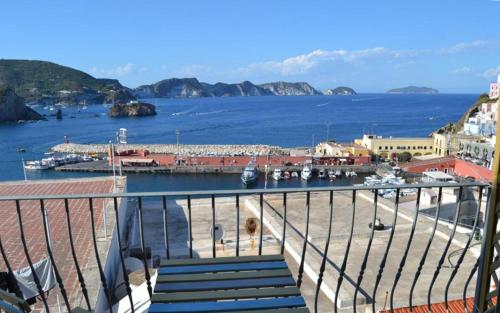 Gallery image of Maridea - Camere con vista al Porto in Ponza