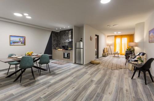 Supreme Luxury Suites by Athens Stay