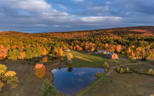 Blue Forest Farm Estate - Two Separate Rentals on 326 Spectacular Acres!