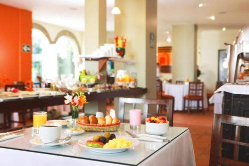 Mad på hotellet eller i nærheden