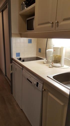 Dapur atau dapur kecil di Hyères Parc- Vue mer Méditterannée