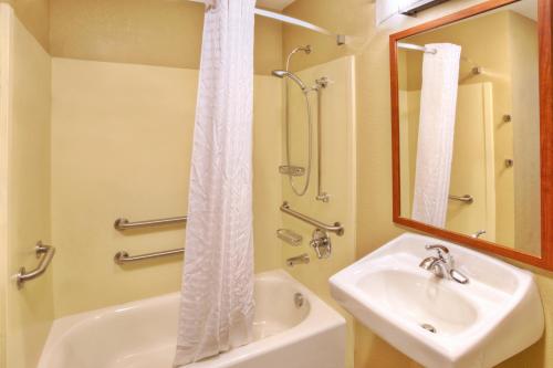 Gallery image of Candlewood Suites Fort Stockton, an IHG Hotel in Fort Stockton