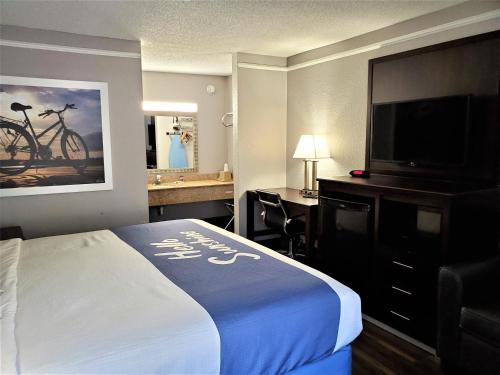 Katil atau katil-katil dalam bilik di Days Inn by Wyndham Rock Hill