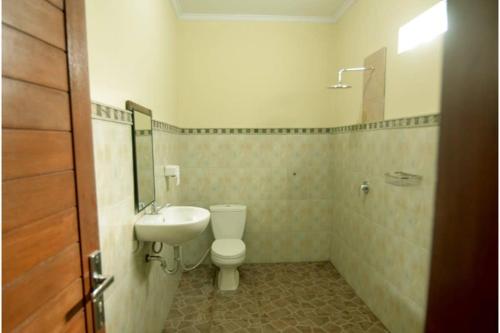 Bilik mandi di The Lod Villa