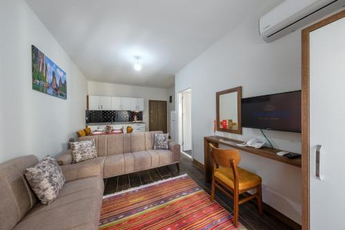 Ruang duduk di Grand Gulluk Hotel City Center Antalya