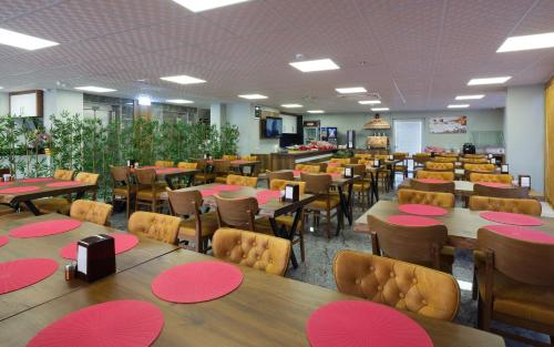 Restoran atau tempat lain untuk makan di Grand Gulluk Hotel City Center Antalya
