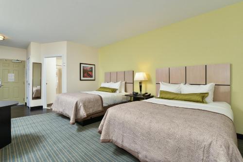 Postel nebo postele na pokoji v ubytování Candlewood Suites Monahans by IHG