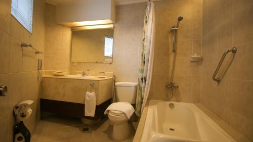 A bathroom at Royal Bellagio Hotel