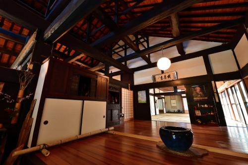 Η κουζίνα ή μικρή κουζίνα στο 宿坊 大泰寺 Temple Hotel Daitai-ji
