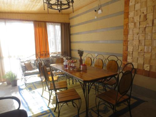 Posezení v ubytování Guest House LEADER