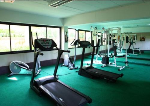 Fitness centrum a/nebo fitness zařízení v ubytování Phuwanalee Resort