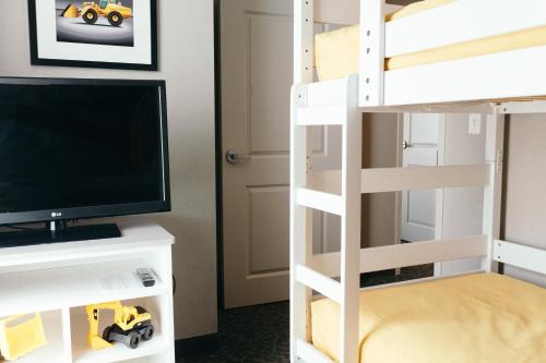 Gallery image of Holiday Inn and Suites East Peoria by IHG in Peoria