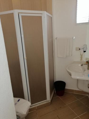 Koupelna v ubytování Serhan Hotel