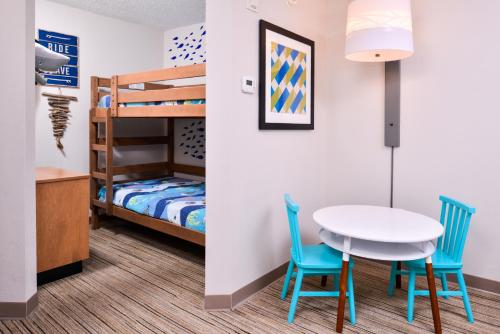 Holiday Inn Express Hotel & Suites Tampa-Anderson Road-Veterans Exp, an IHG Hotel Image