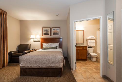 Posteľ alebo postele v izbe v ubytovaní Candlewood Suites Burlington, an IHG Hotel