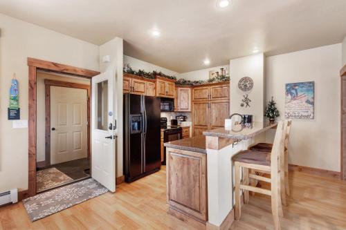 Breezy’s Mountain View Hideaway – Photos 3