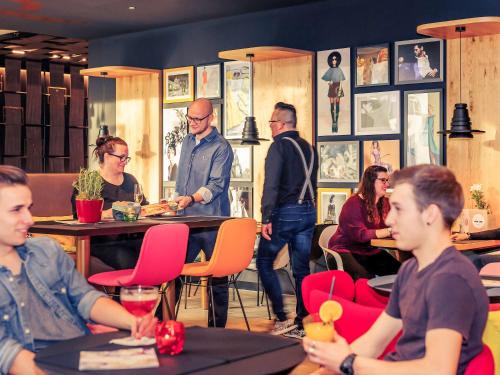 Επισκέπτες που μένουν στο MERCURE Hotel Berlin Wittenbergplatz