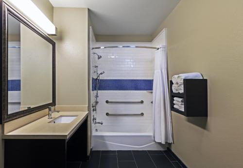 Gallery image of Staybridge Suites Fort Worth Fossil Creek, an IHG Hotel in Fort Worth